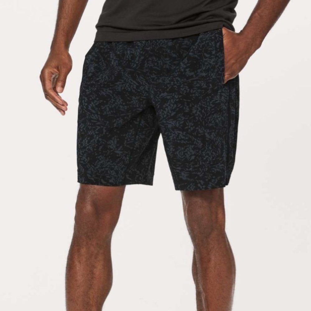 Lululemon Pace Breaker Short 9" Transmission Darkside Black - Picture 3 of 12